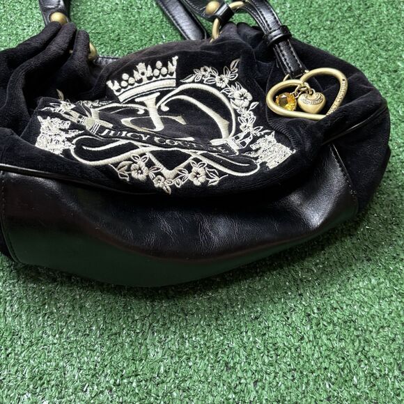 Juicy Couture Black Velvet Small Purse Vintage Y2K Bag Heart Charm Gold Chain - Picture 9 of 13